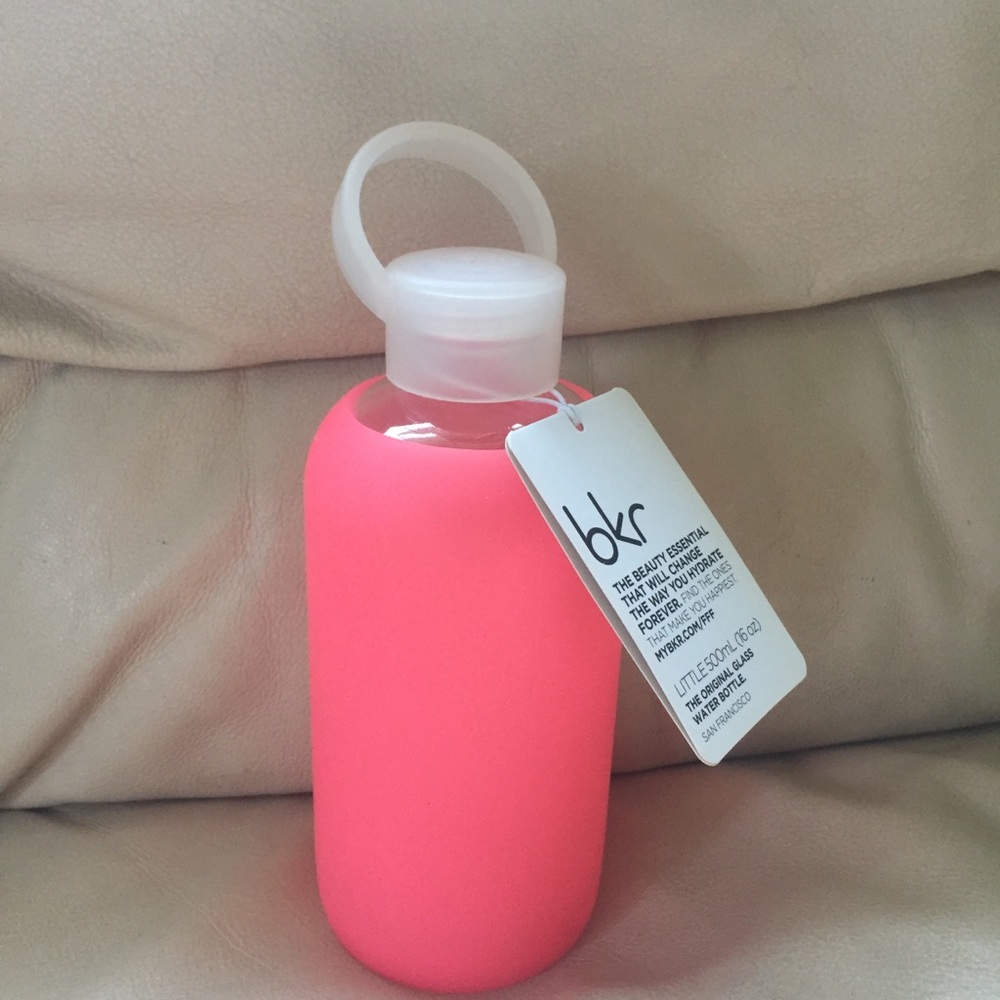 NWT Bkr glass water bottle in Rosy pink